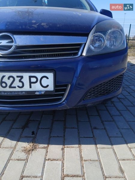 Универсал Opel Astra 2011 в Буске