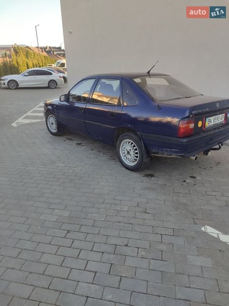 Седан Opel Astra 1993 в Рівному