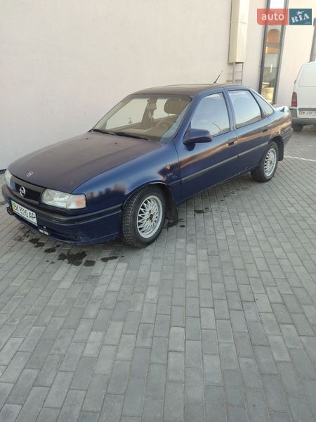 Седан Opel Astra 1993 в Рівному