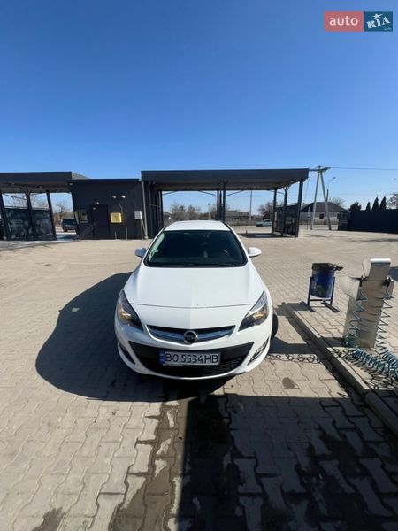 Универсал Opel Astra 2014 в Тернополе