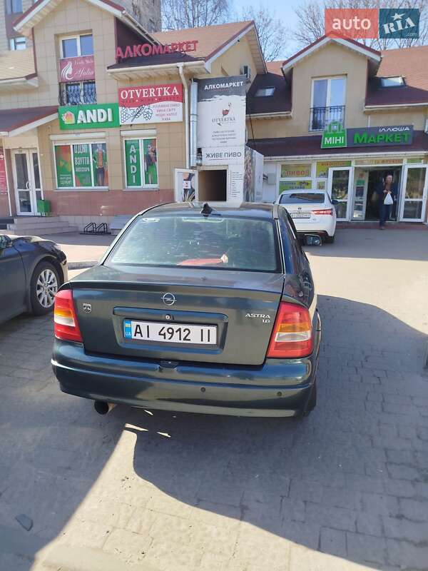 Хэтчбек Opel Astra 2004 в Обухове