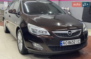 Универсал Opel Astra 2012 в Ужгороде
