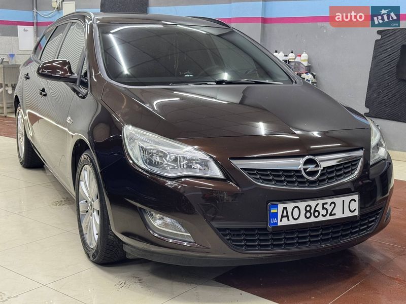 Opel Astra 2012 Opel Astra 2012