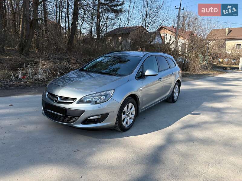 Універсал Opel Astra 2014 в Львові