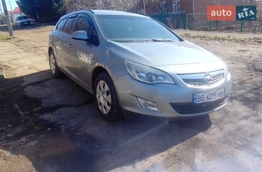 Универсал Opel Astra 2011 в Первомайске