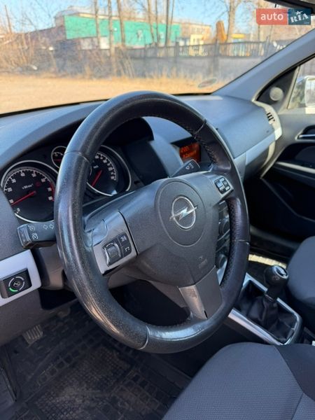 Универсал Opel Astra 2006 в Чернигове