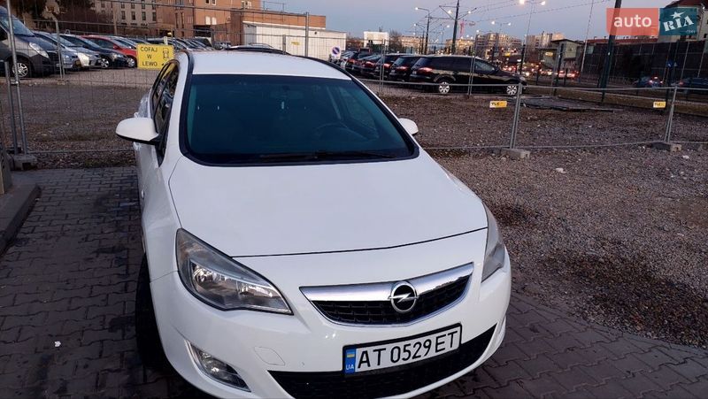 Opel Astra 2012