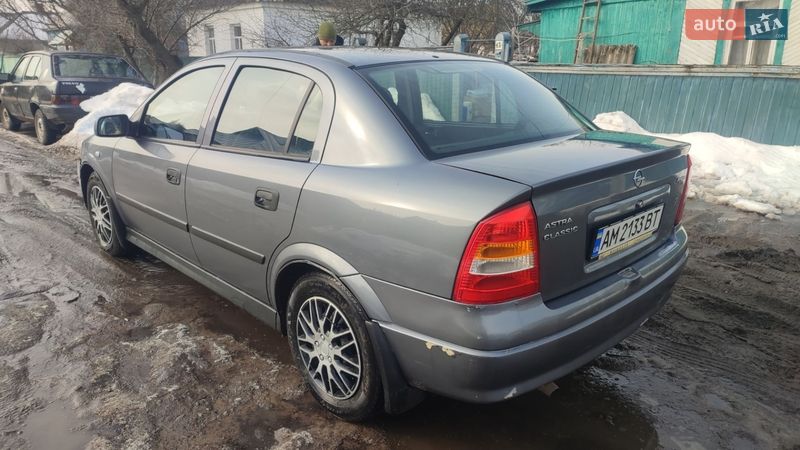 Седан Opel Astra 2007 в Лебедине