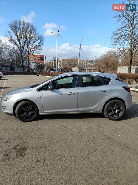 Хетчбек Opel Astra 2010 в Черкасах