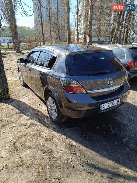 Хэтчбек Opel Astra 2010 в Киеве