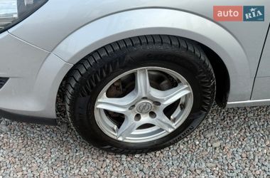 Універсал Opel Astra 2010 в Стрию