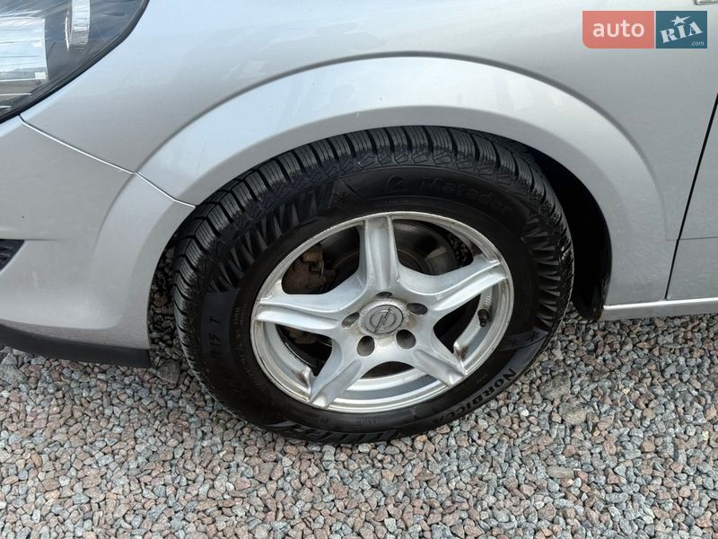 Універсал Opel Astra 2010 в Стрию