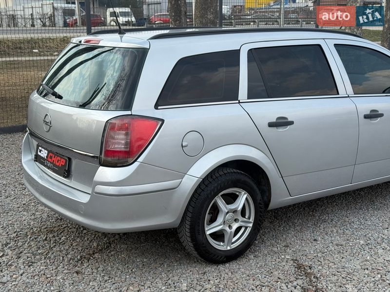 Універсал Opel Astra 2010 в Стрию