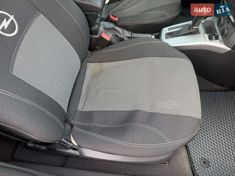 Універсал Opel Astra 2010 в Стрию