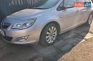 Універсал Opel Astra 2010 в Житомирі