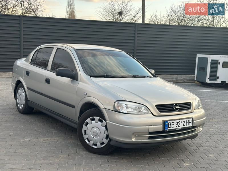 Седан Opel Astra 2006 в Миколаєві