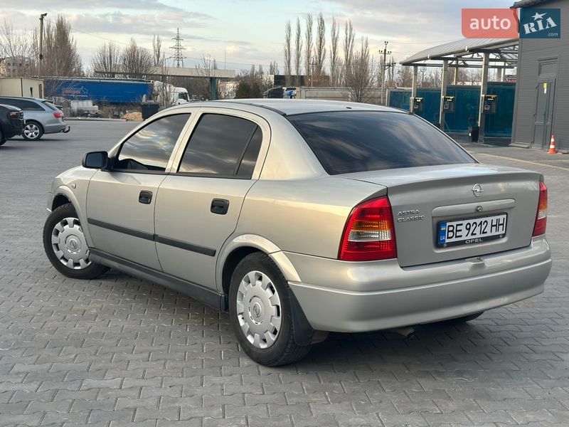 Седан Opel Astra 2006 в Миколаєві