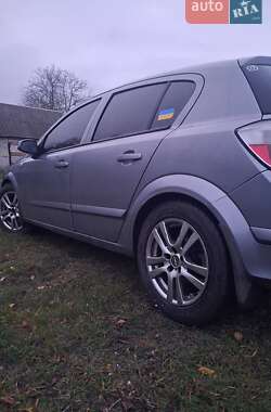 Хетчбек Opel Astra 2006 в Валках