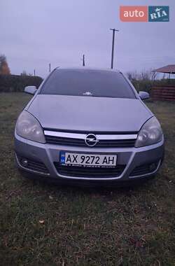 Хетчбек Opel Astra 2006 в Валках