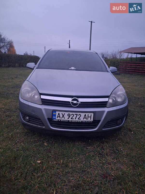 Хетчбек Opel Astra 2006 в Валках