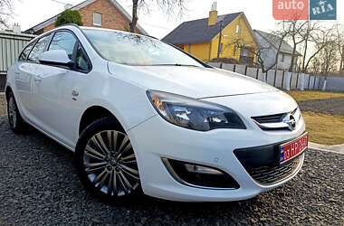 Універсал Opel Astra 2013 в Луцьку