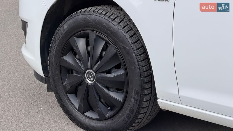 Універсал Opel Astra 2013 в Тернополі