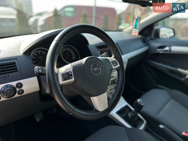 Хэтчбек Opel Astra 2007 в Виннице