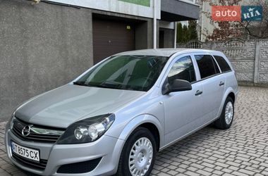 Универсал Opel Astra 2011 в Ивано-Франковске
