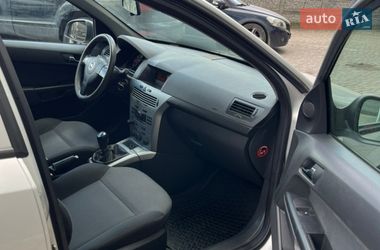 Универсал Opel Astra 2011 в Ивано-Франковске