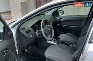 Универсал Opel Astra 2011 в Ивано-Франковске