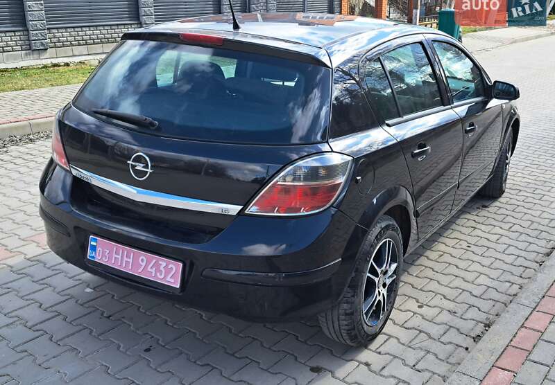 Хэтчбек Opel Astra 2008 в Луцке