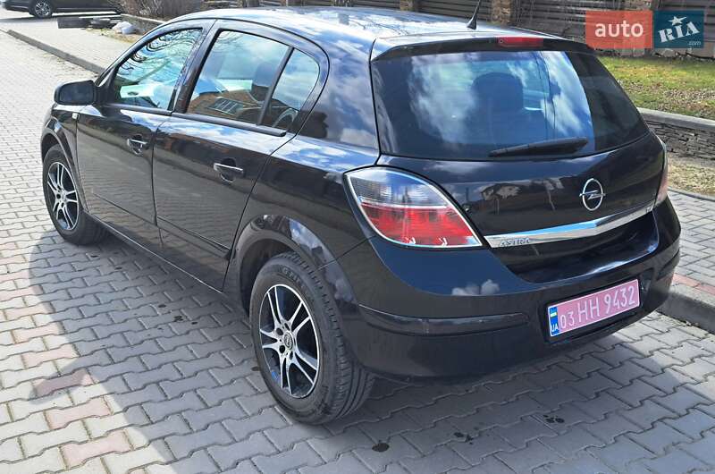 Хэтчбек Opel Astra 2008 в Луцке
