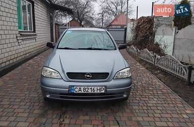 Седан Opel Astra 2007 в Цветково