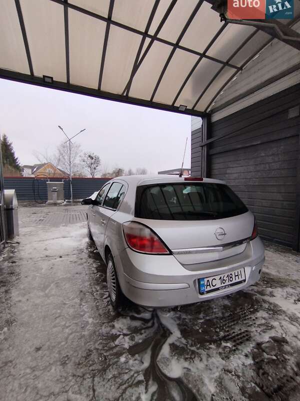 Хэтчбек Opel Astra 2004 в Ковеле