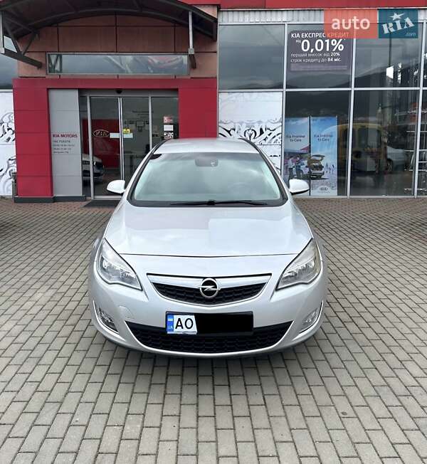 Opel Astra 2011