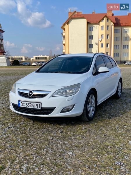 Opel Astra 2011