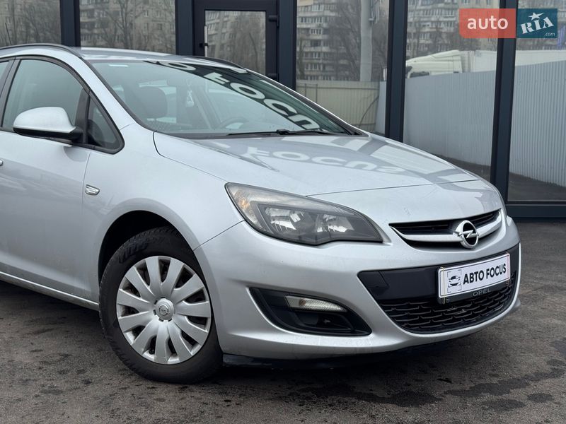 Универсал Opel Astra 2014 в Киеве
