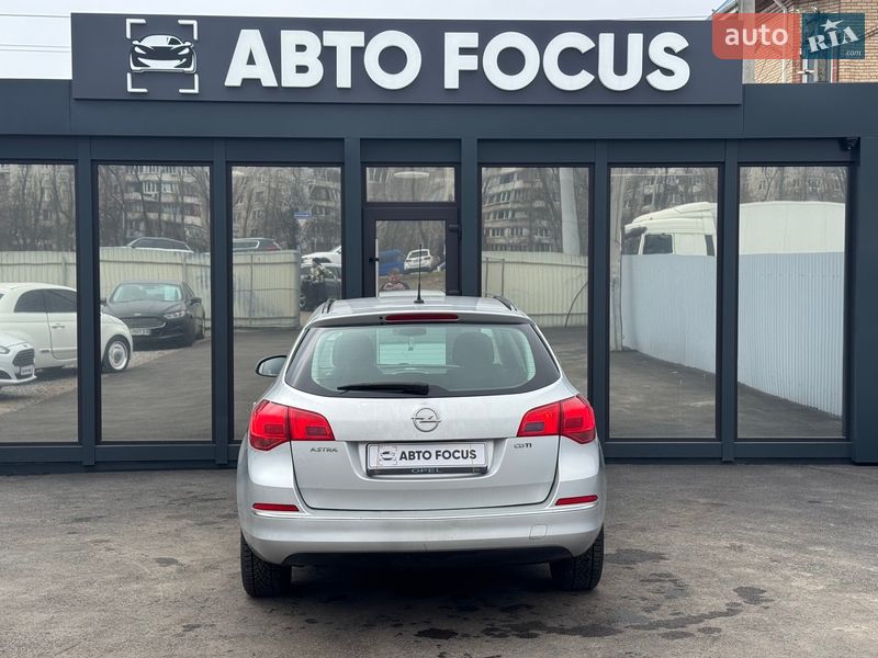 Универсал Opel Astra 2014 в Киеве