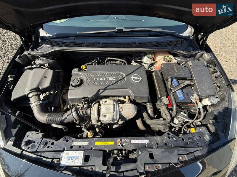 Универсал Opel Astra 2011 в Луцке