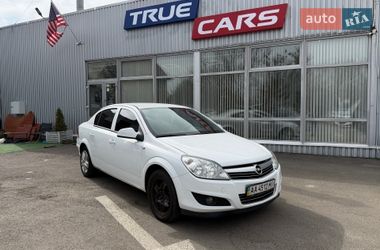 Седан Opel Astra 2012 в Киеве