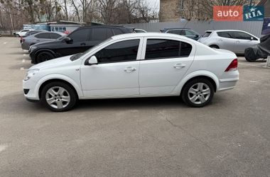 Седан Opel Astra 2012 в Киеве