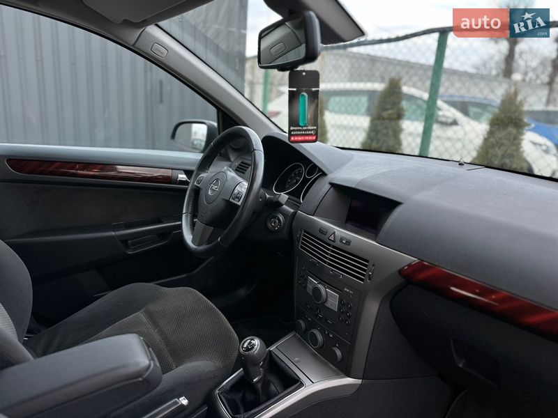 Хэтчбек Opel Astra 2004 в Виннице
