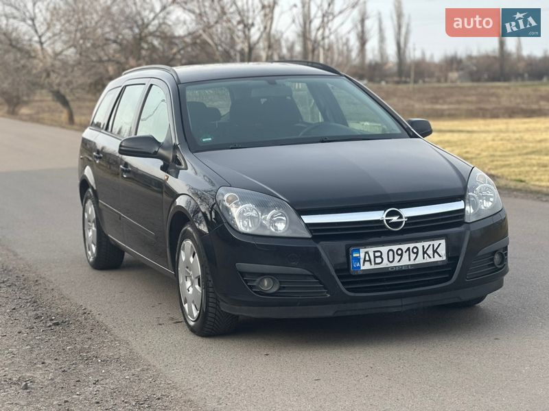 Универсал Opel Astra 2005 в Новом Буге