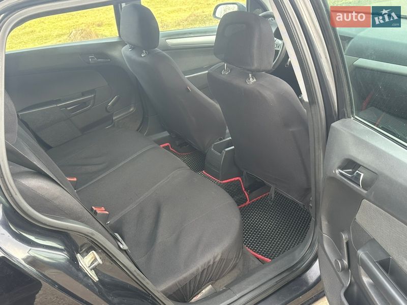 Универсал Opel Astra 2005 в Новом Буге
