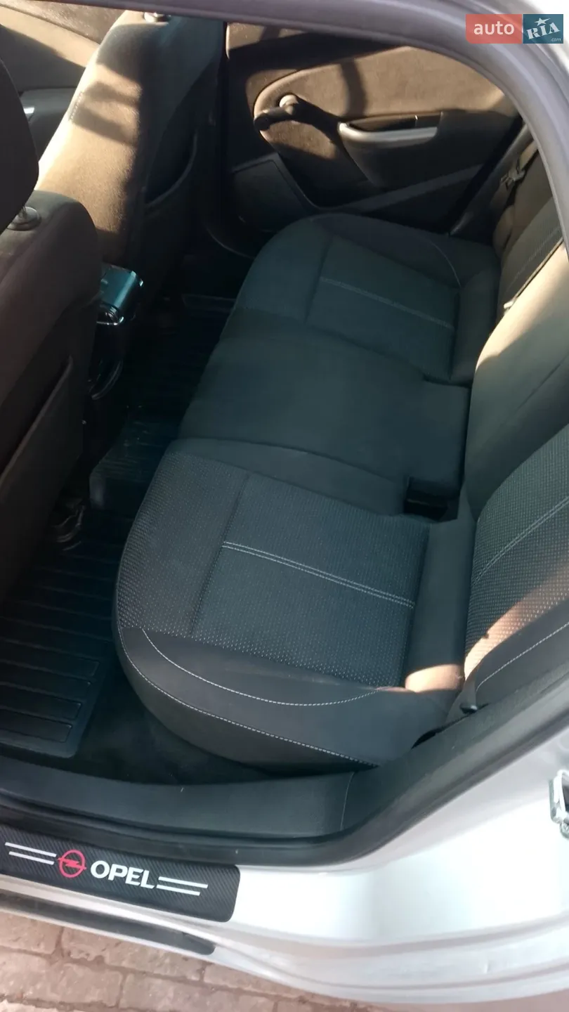 2011 Opel Astra - мініатюра 12