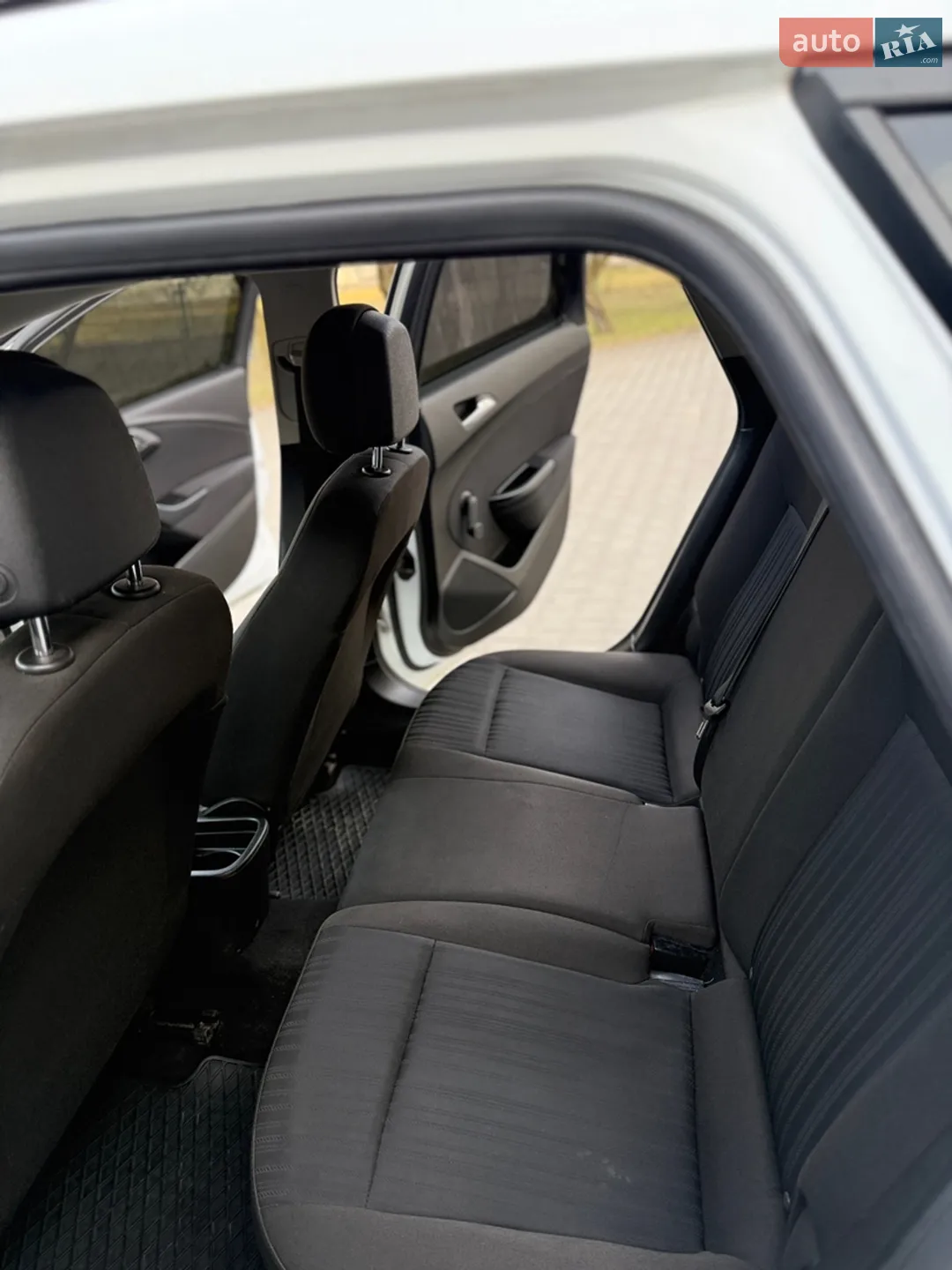 2011 Opel Astra - мініатюра 11