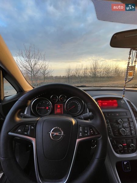 Универсал Opel Astra 2011 в Дубно