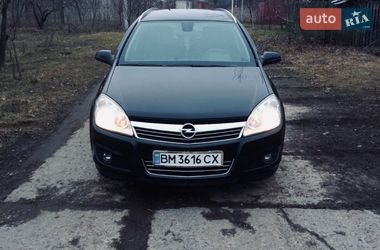 Универсал Opel Astra 2008 в Ромнах