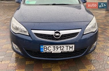 Универсал Opel Astra 2012 в Львове