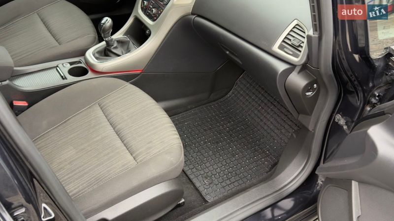 Универсал Opel Astra 2011 в Звягеле